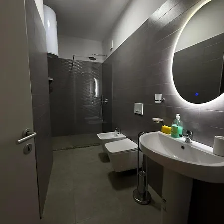 Aura Apartment *